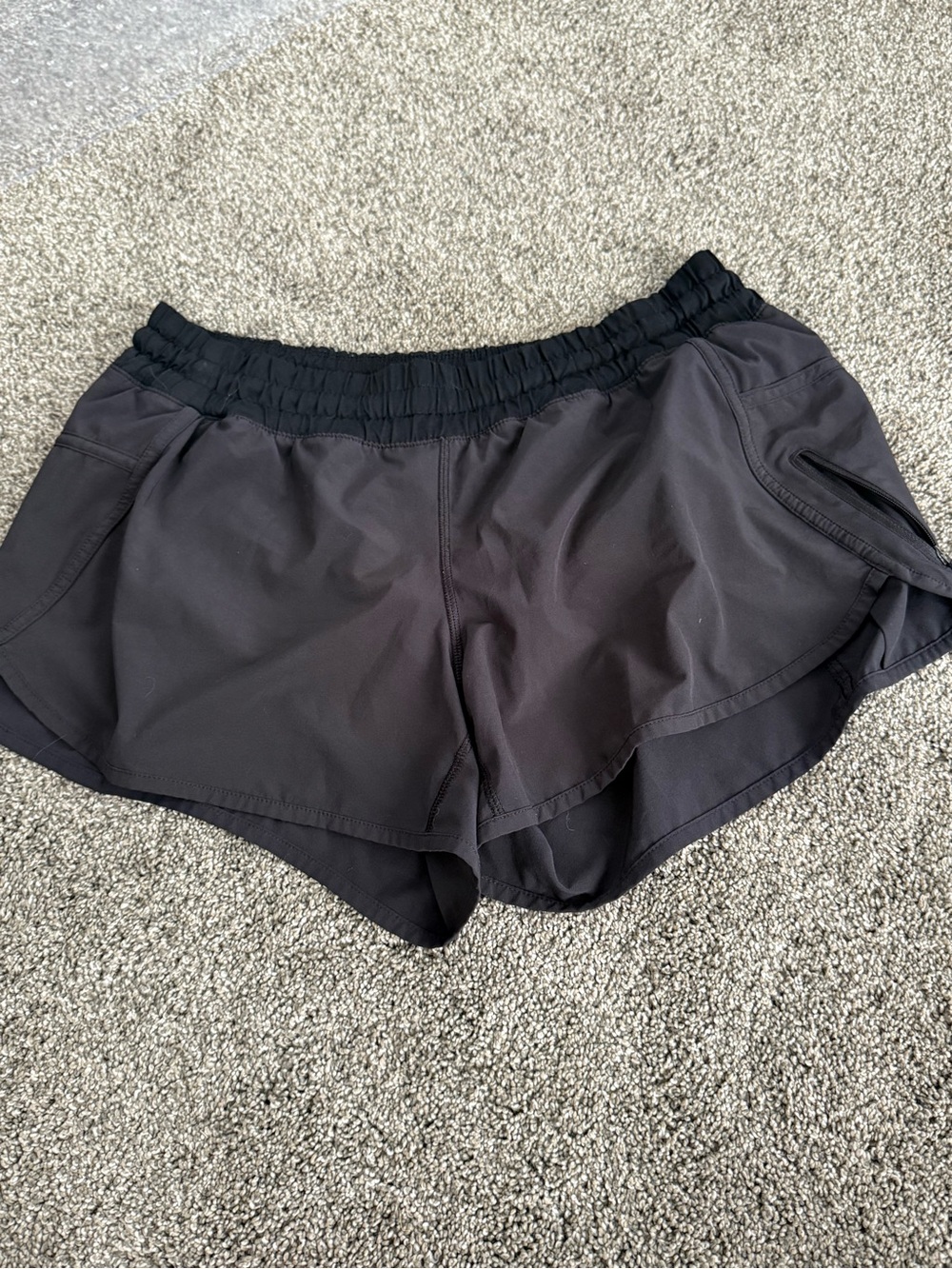 Lululemon Tracker Short V Women's Size 12 - Black 4” - Picture 8 of 16